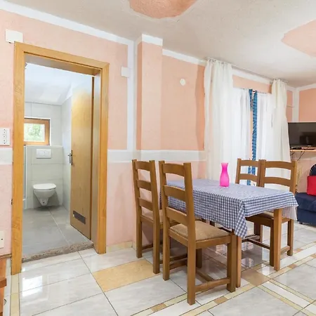 Apartment Fuer 5 Personen Ca 45 Qm In Fazana-surida, Istrien Istrische Riviera Valbandon